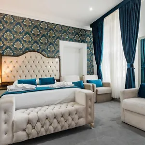 https://vilenza-aldgate-36a-38-newark-st.cambridgehotelsuk.com