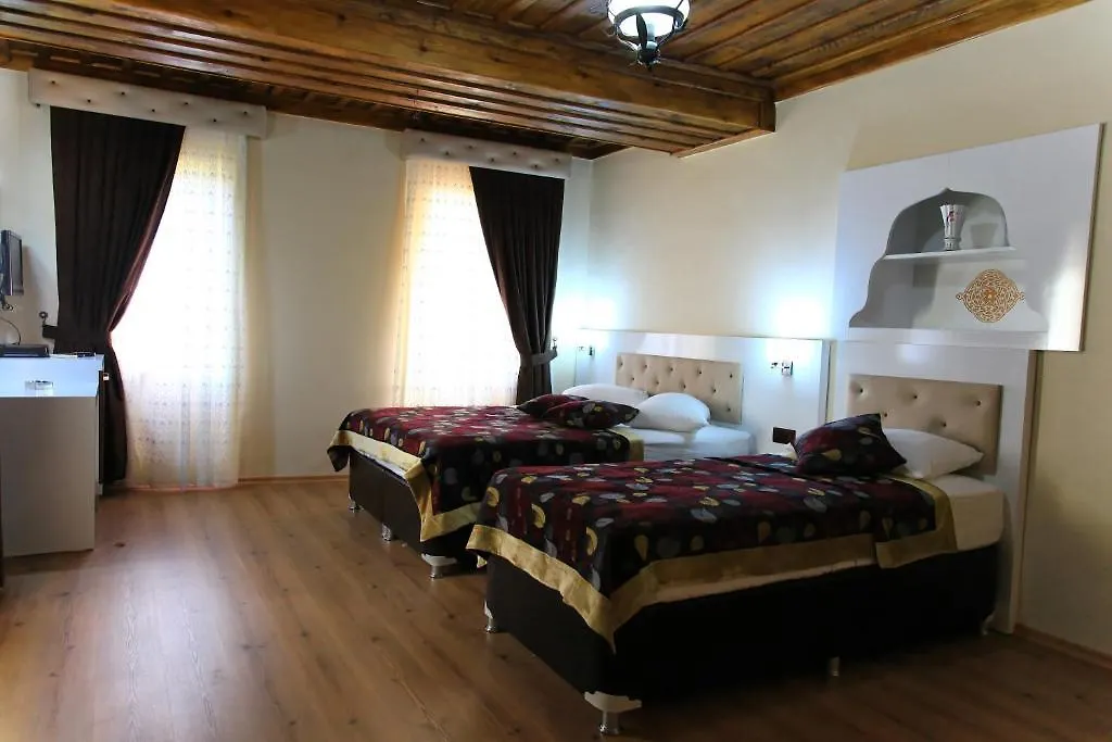 Bacchus Pansiyon Antalya Konukevi