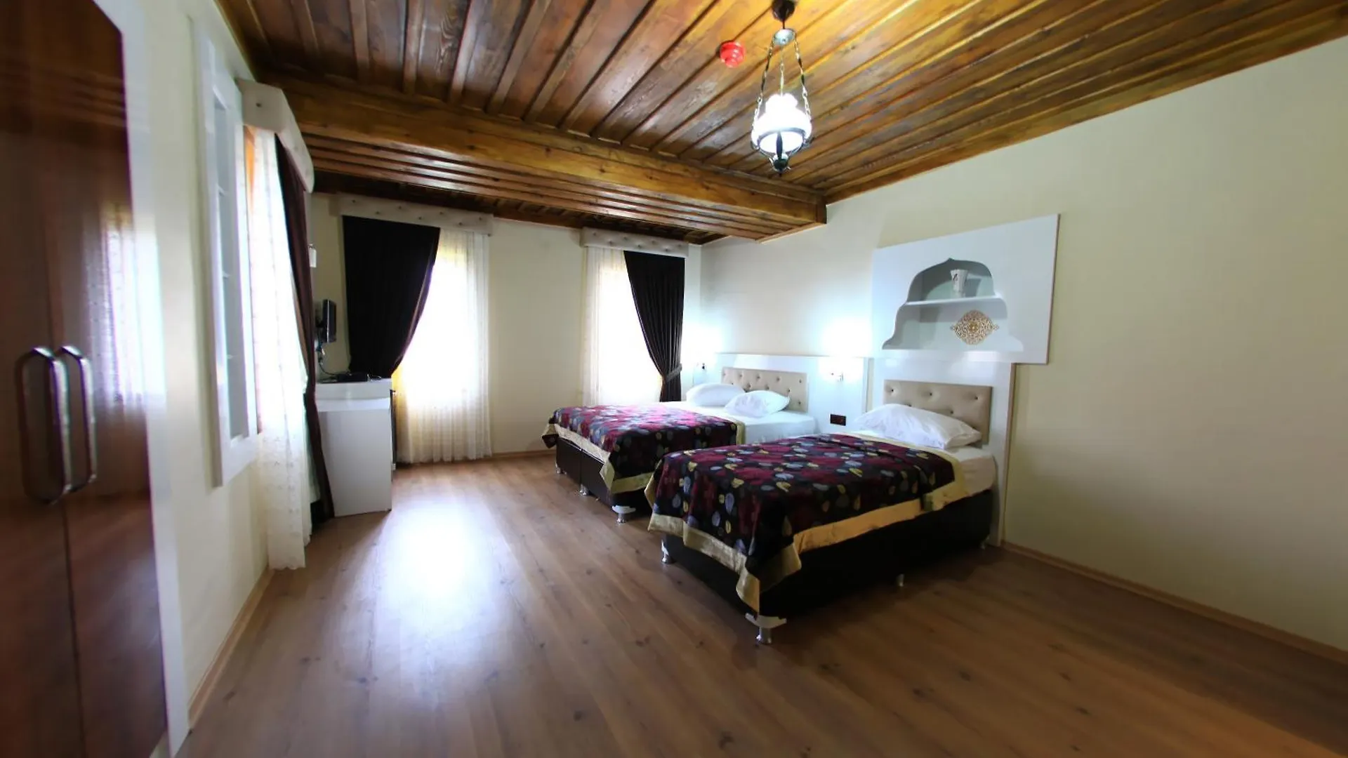 Konukevi Bacchus Pansiyon Antalya