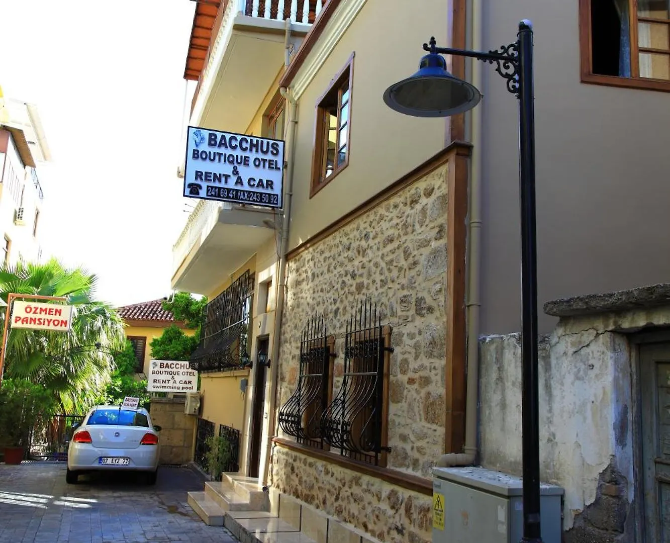Bacchus Pansiyon Antalya Konukevi