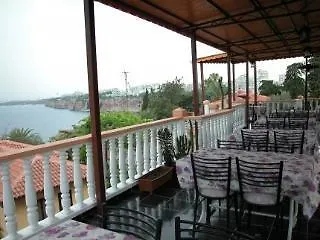 Bacchus Pansiyon Antalya Konukevi