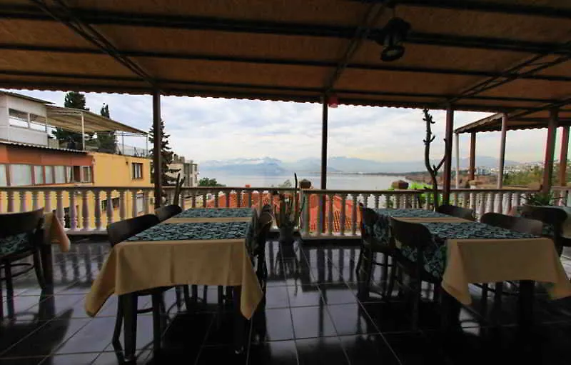 Bacchus Pansiyon Antalya Türkiye