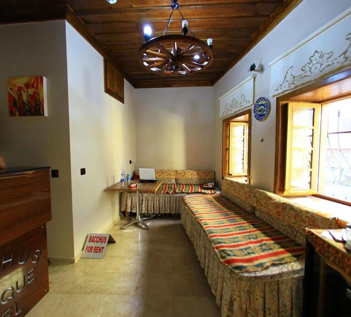 Bacchus Pansiyon Antalya 2*,